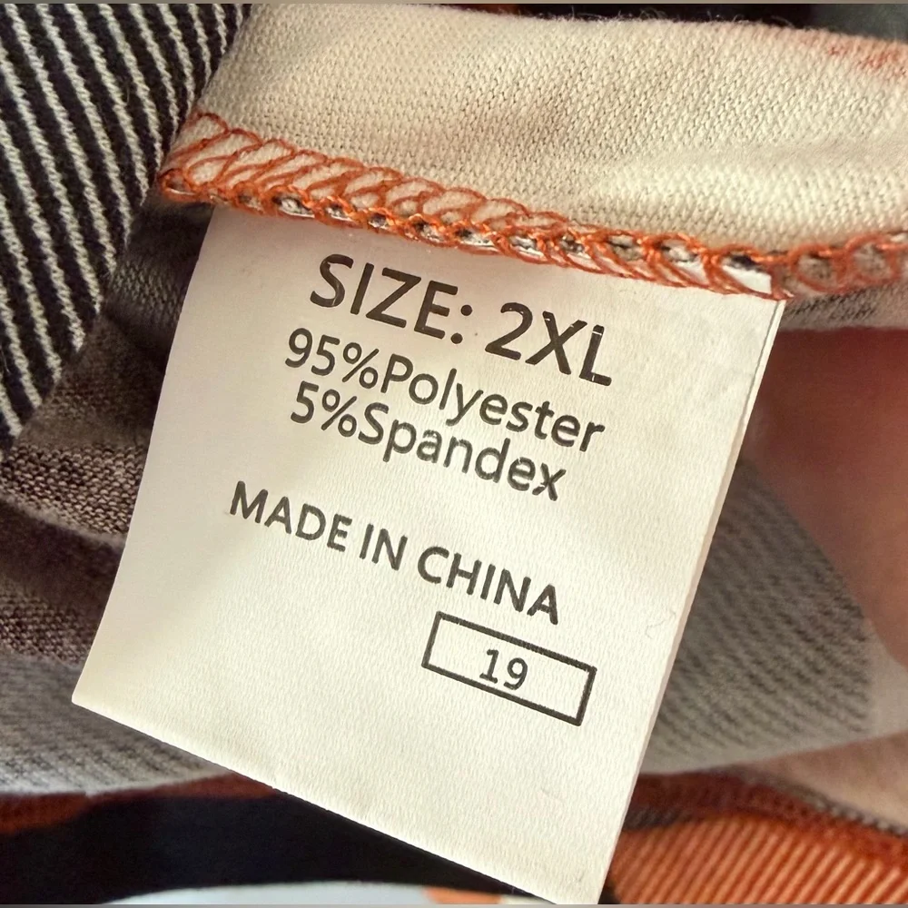 Rust Black & White Buffalo Plaid V-Neck Roll-Tab Sleeve Top | 2XL - Picture 4 of 4